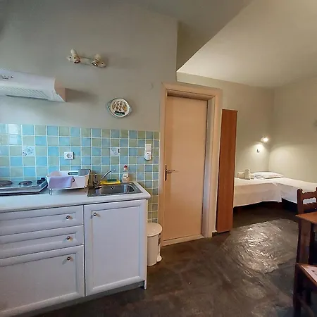 Arni Andros - αρνη Apartment Batsi (Andros)
