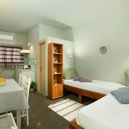 Arni Andros - αρνη Apartment *