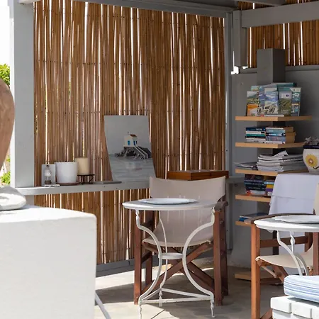 Arni Andros - αρνη Apartment