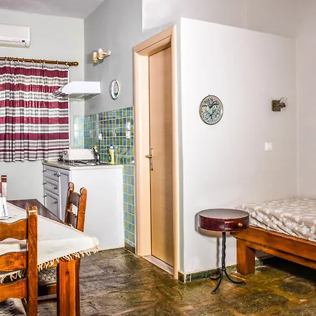 Arni Andros - αρνη Bací