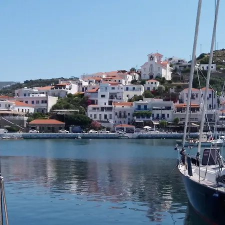 Arni Andros - αρνη Apartment