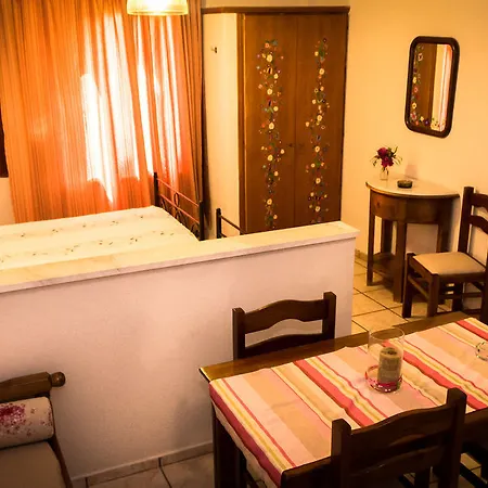 Apartment Arni Andros - αρνη Batsi (Andros)